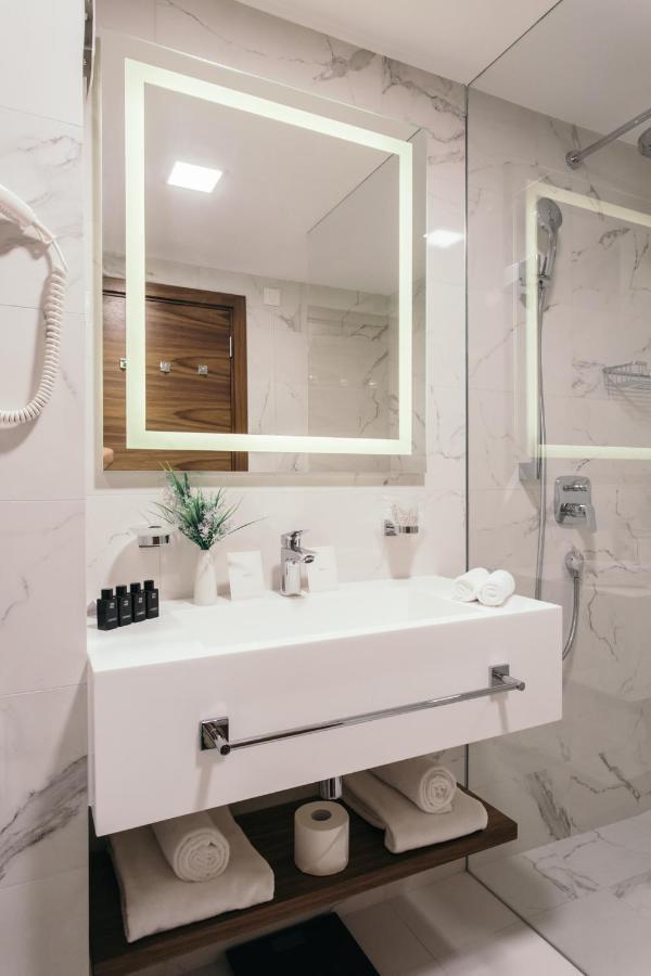 Central Point Hotel Beograd Bagian luar foto