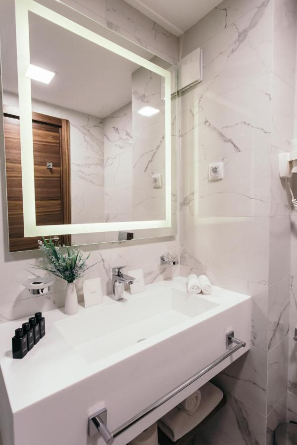 Central Point Hotel Beograd Bagian luar foto