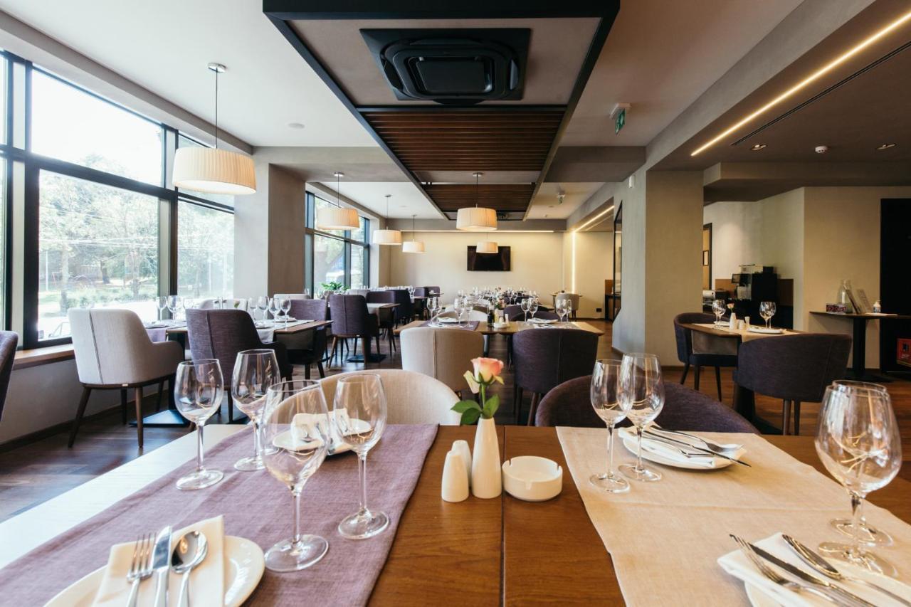 Central Point Hotel Beograd Bagian luar foto